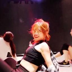 成人舞蹈日常视频,跟随成人舞蹈视频,解锁优雅生活新篇章